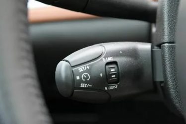 Что такое круиз контроль в автомобиле?