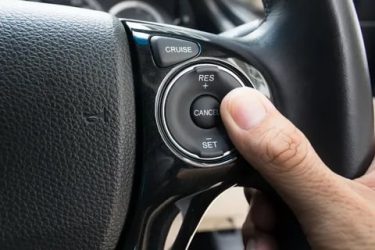Что такое круиз контроль в автомобиле?