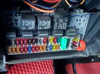 Где находится предохранитель на прикуриватель в приоре?