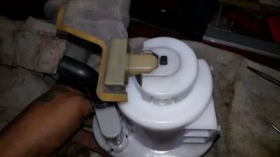 Хендай туссан где находится топливный фильтр?
