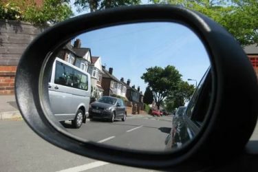 Как настроить зеркала заднего вида в автомобиле?
