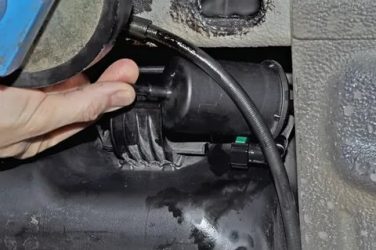 Как поменять топливный фильтр на гранте?