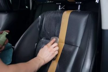 Как размягчить кожу в автомобиле?