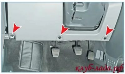 Как снимается блок предохранителей на приоре?