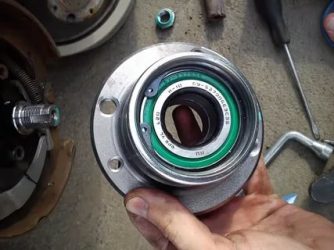 Как снять ступичный подшипник на приоре?