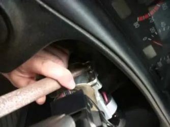 Как снять замок зажигания на ниве шевроле?