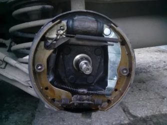Как собрать задние колодки на шевроле ланос?