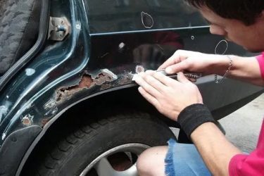 Как убрать ржавчину с крыла авто?