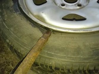 Колесо спускает по диску что делать?