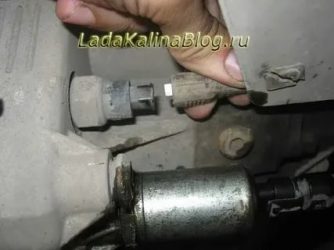 Почему не горит задний ход на калине?