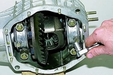 Регулировка переднего редуктора нива 21213 своими руками